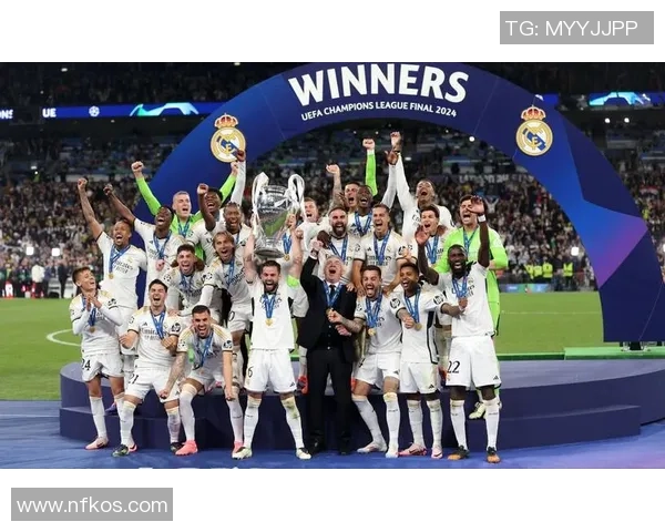 从2000年起崭露头角的足球巨星们如何塑造现代足坛辉煌历史