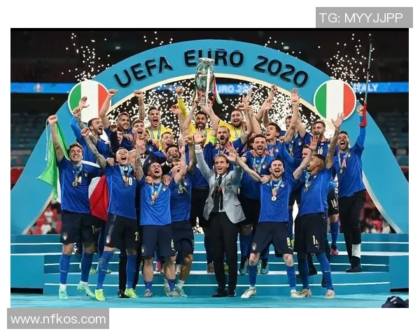 盘点顶级球星足球射门脚法解析全面展示进攻艺术魅力